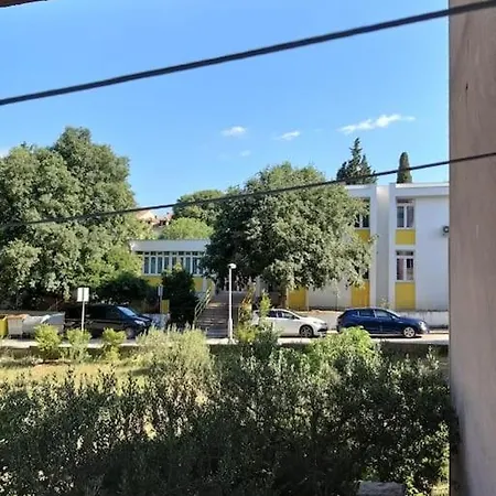 Nice On Quite Location Near City Center Διαμέρισμα Σπλιτ